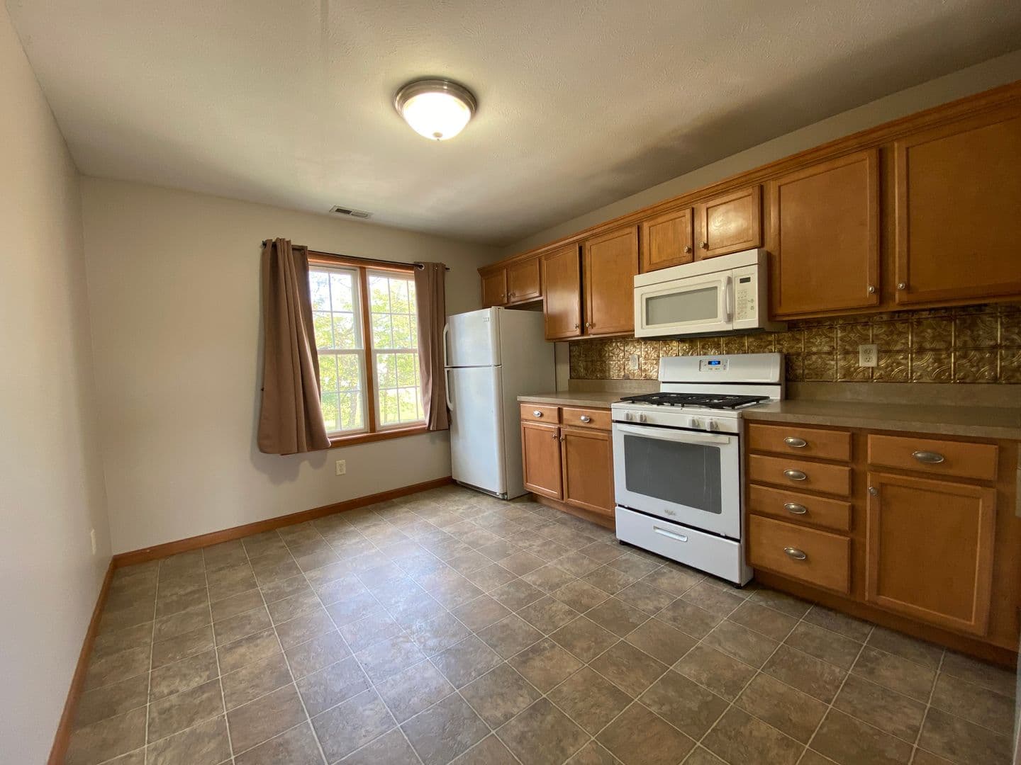 Goshen House: 146 Tulip Blvd.