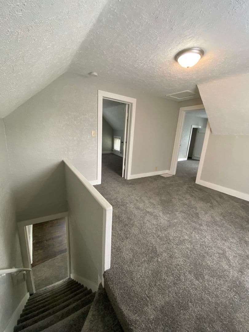 Goshen House: 615 W Wilkinson St