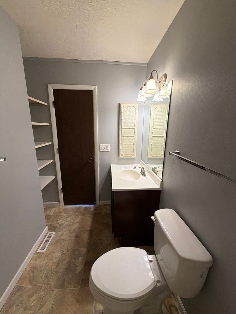 Elkhart Apartment: 1406 County Road 6 East