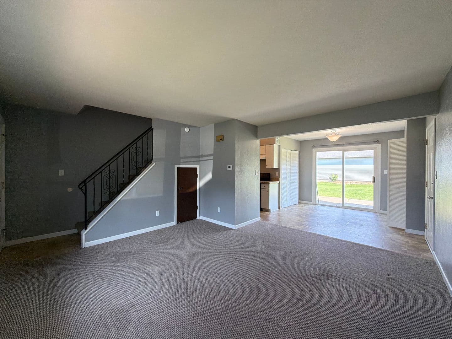 Elkhart Apartment: 1406 County Road 6 East