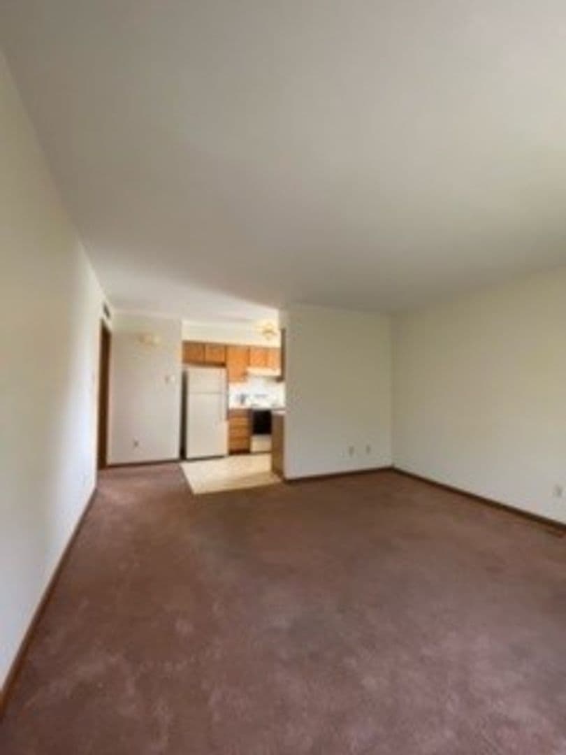 Nappanee Apartment: 202 Stonewall Court