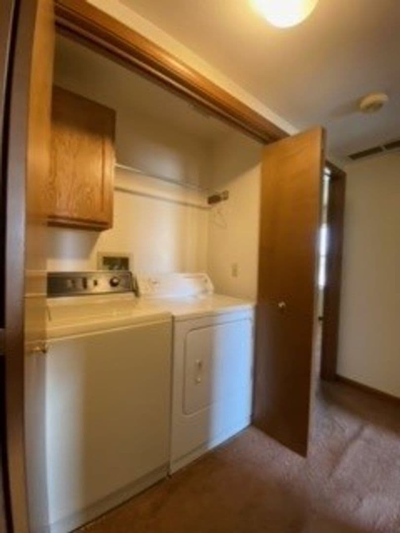 Nappanee Apartment: 202 Stonewall Court
