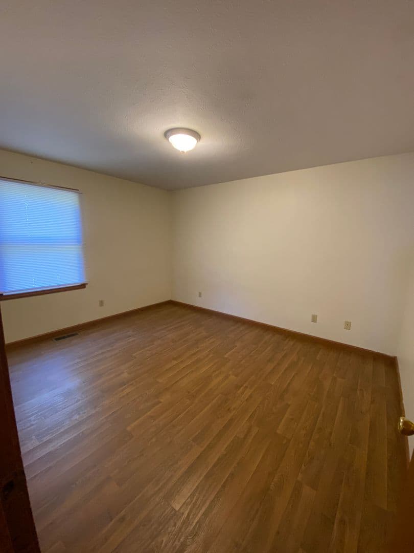 Nappanee Apartment: 218 Stonewall Court