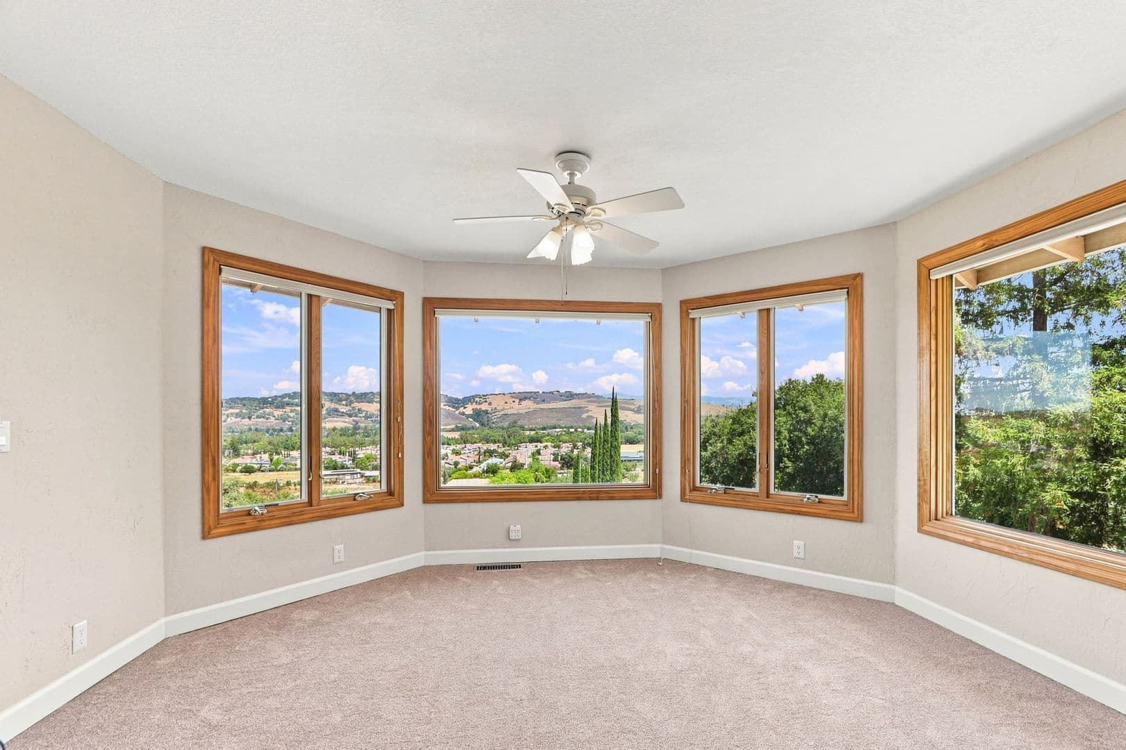 San Jose House: 19563 Almaden Rd