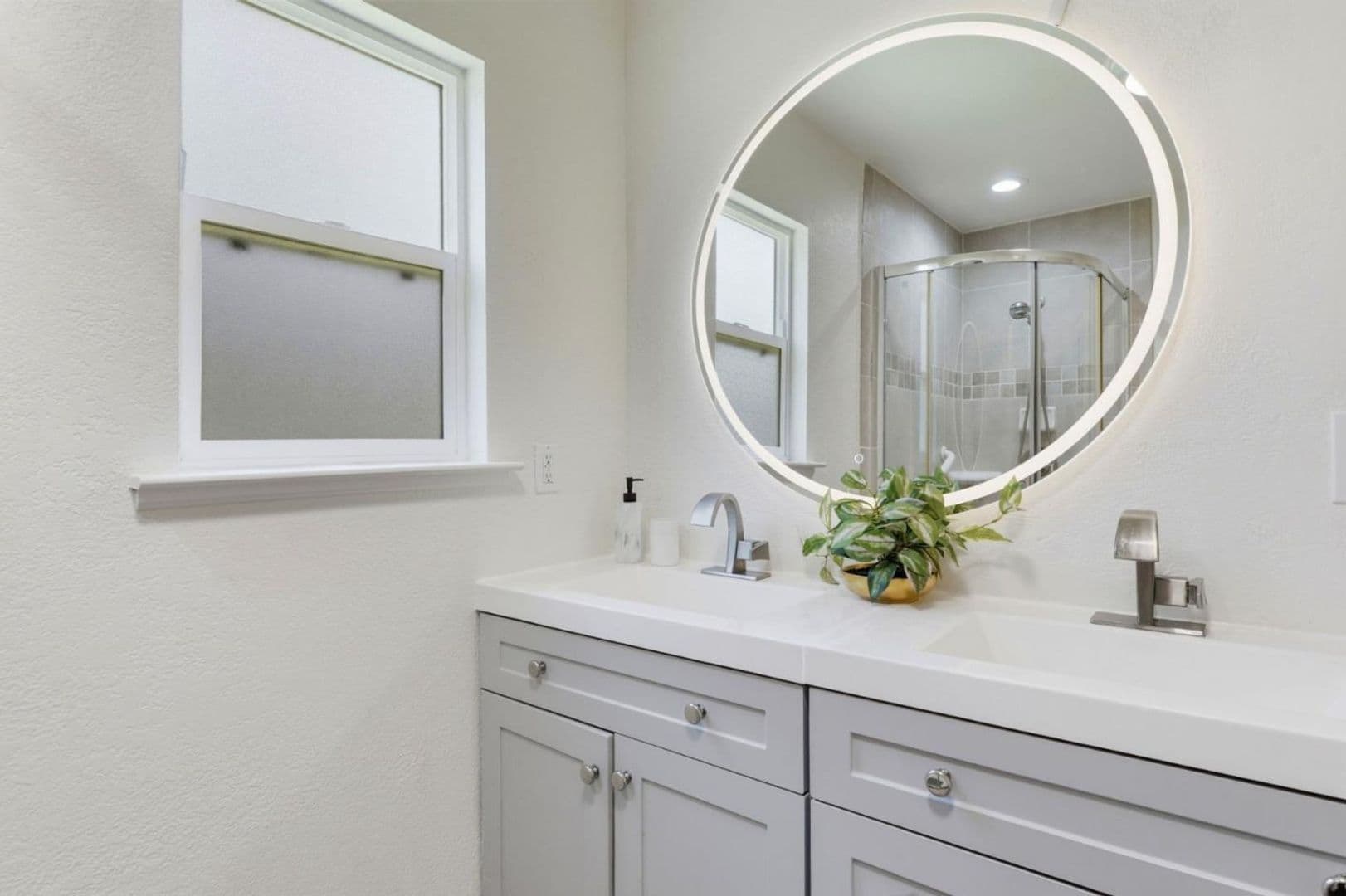 Palo Alto House: 150 Middlefield Rd.,