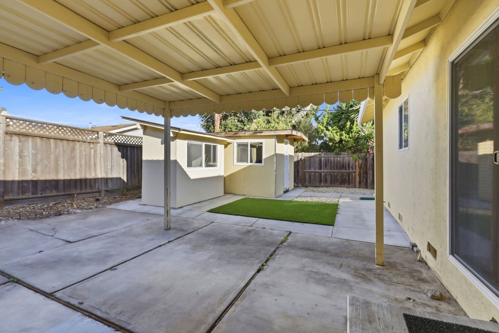 Sunnyvale House: 927 Iris Ave.