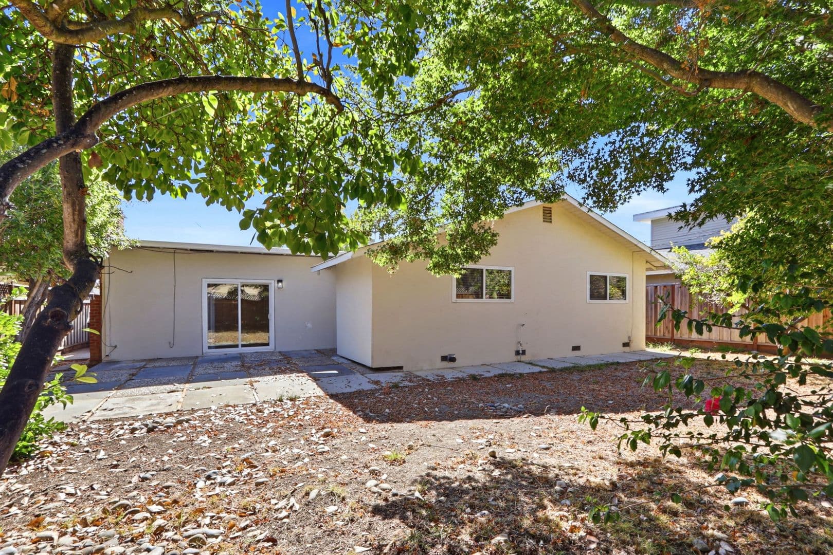 Sunnyvale House: 931 Larkspur Ave