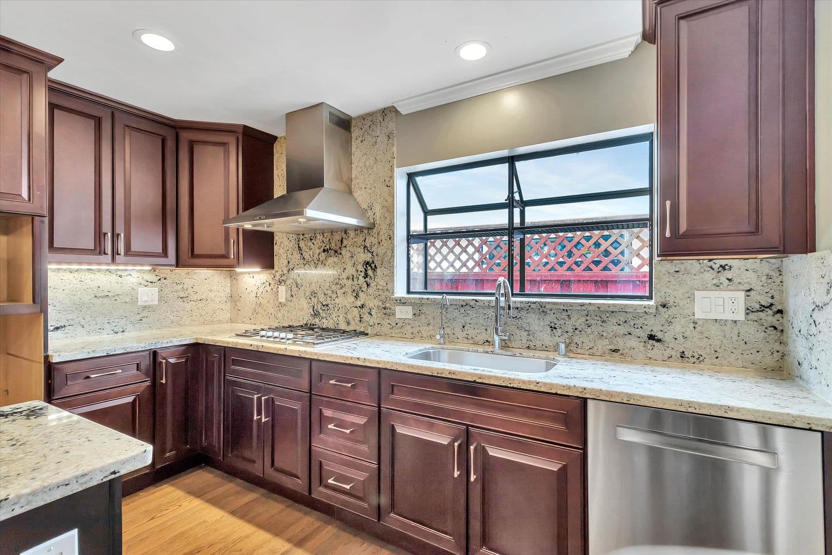 San Jose House: 3282 Lindenoaks Dr