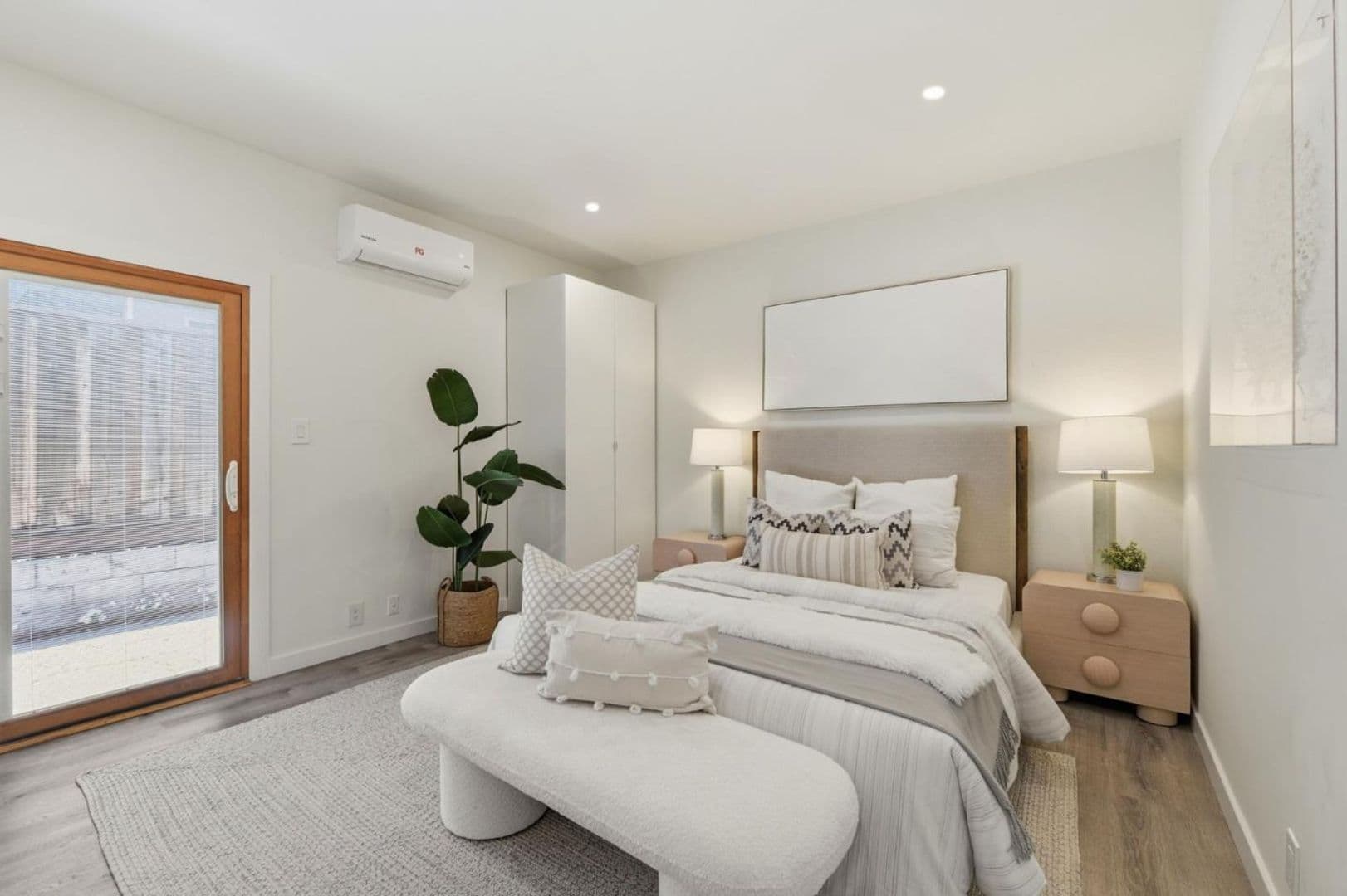 Palo Alto House: 150 Middlefield Rd.,