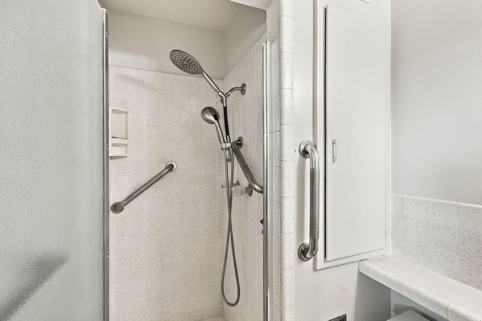 Santa Clara House: 160 Kit Carson Ct