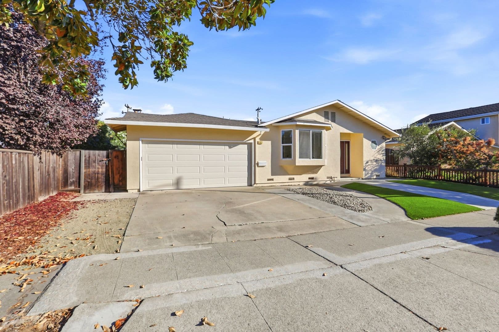Sunnyvale House: 927 Iris Ave.