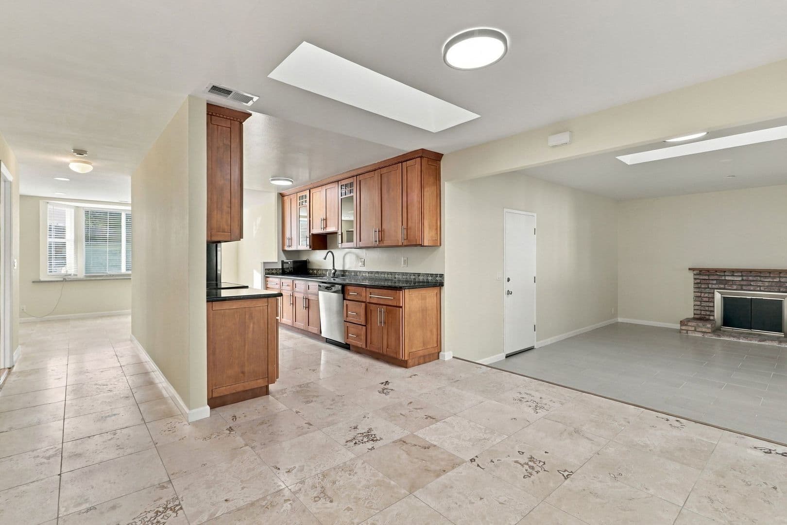 Sunnyvale House: 927 Iris Ave.