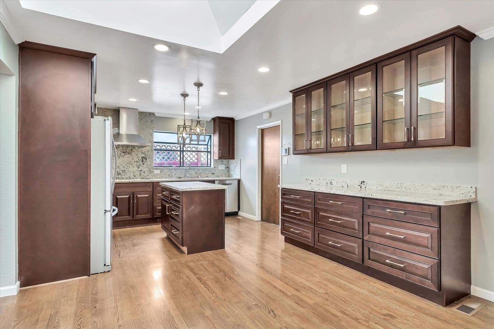 San Jose House: 3282 Lindenoaks Dr