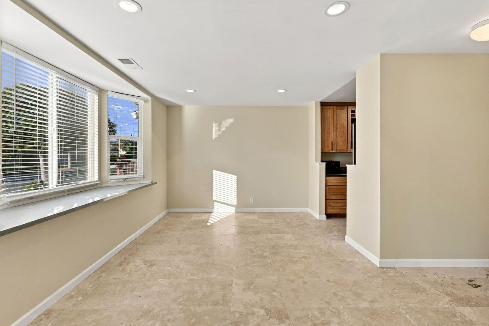 Sunnyvale House: 927 Iris Ave.