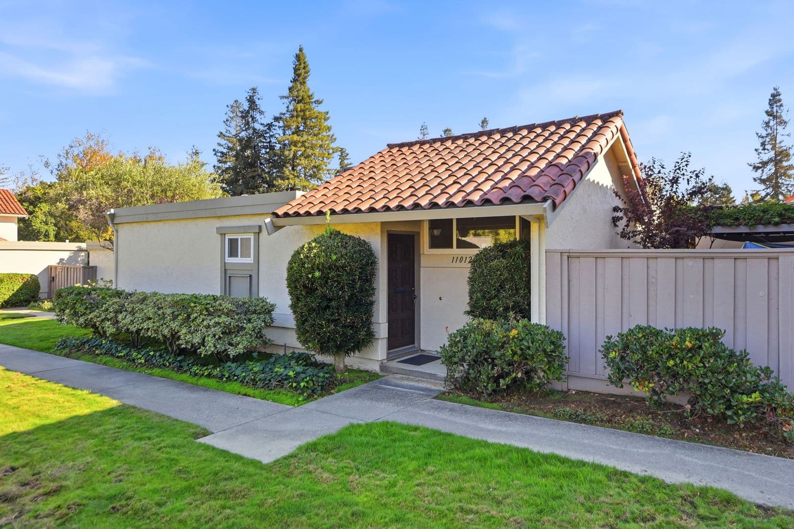 Cuptertino Townhome: 11012 Sweet Oak St.