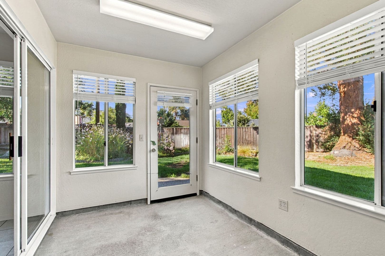 Santa Clara House: 160 Kit Carson Ct