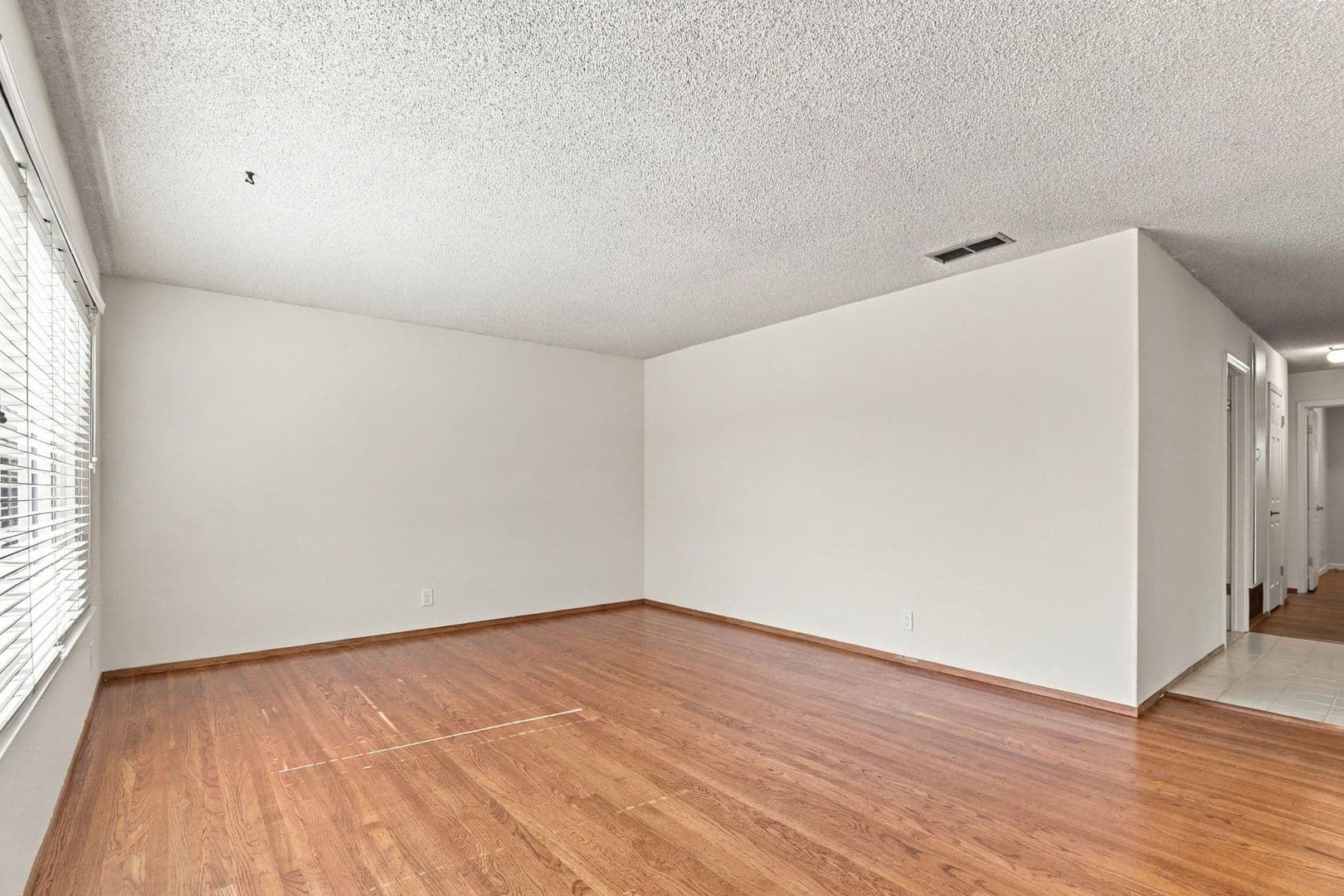 Sunnyvale House: 931 Larkspur Ave