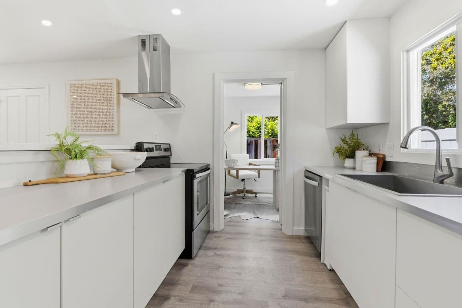Palo Alto House: 150 Middlefield Rd.,