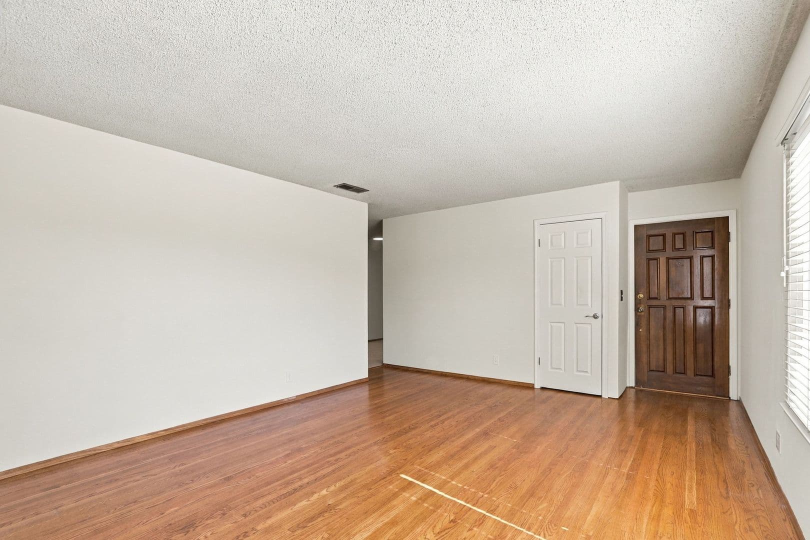 Sunnyvale House: 931 Larkspur Ave