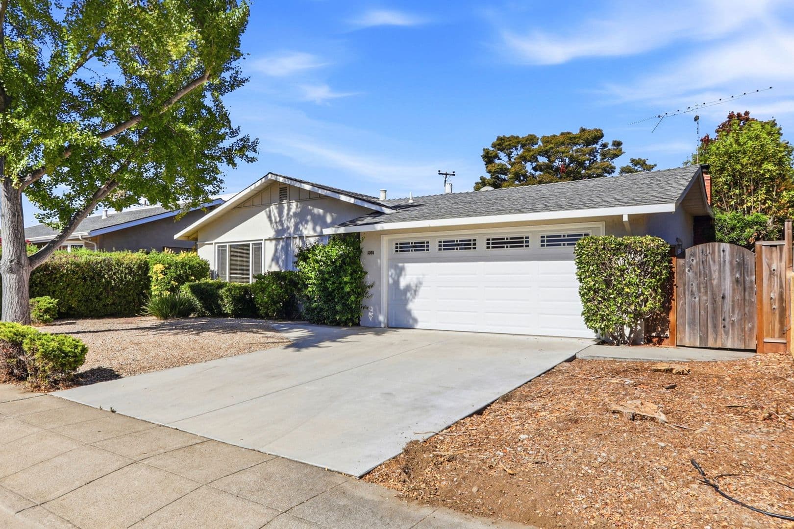 Sunnyvale House: 931 Larkspur Ave
