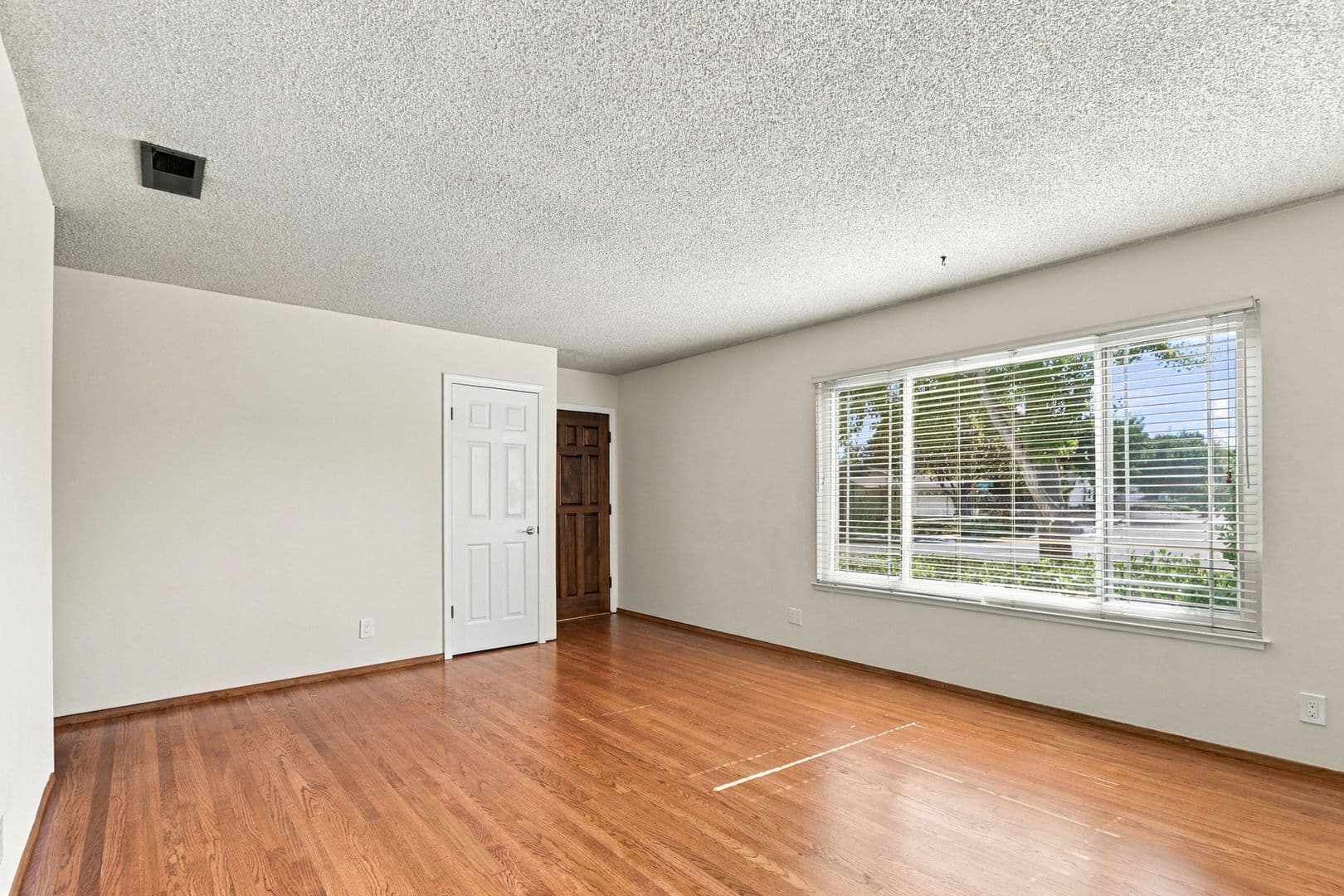 Sunnyvale House: 931 Larkspur Ave