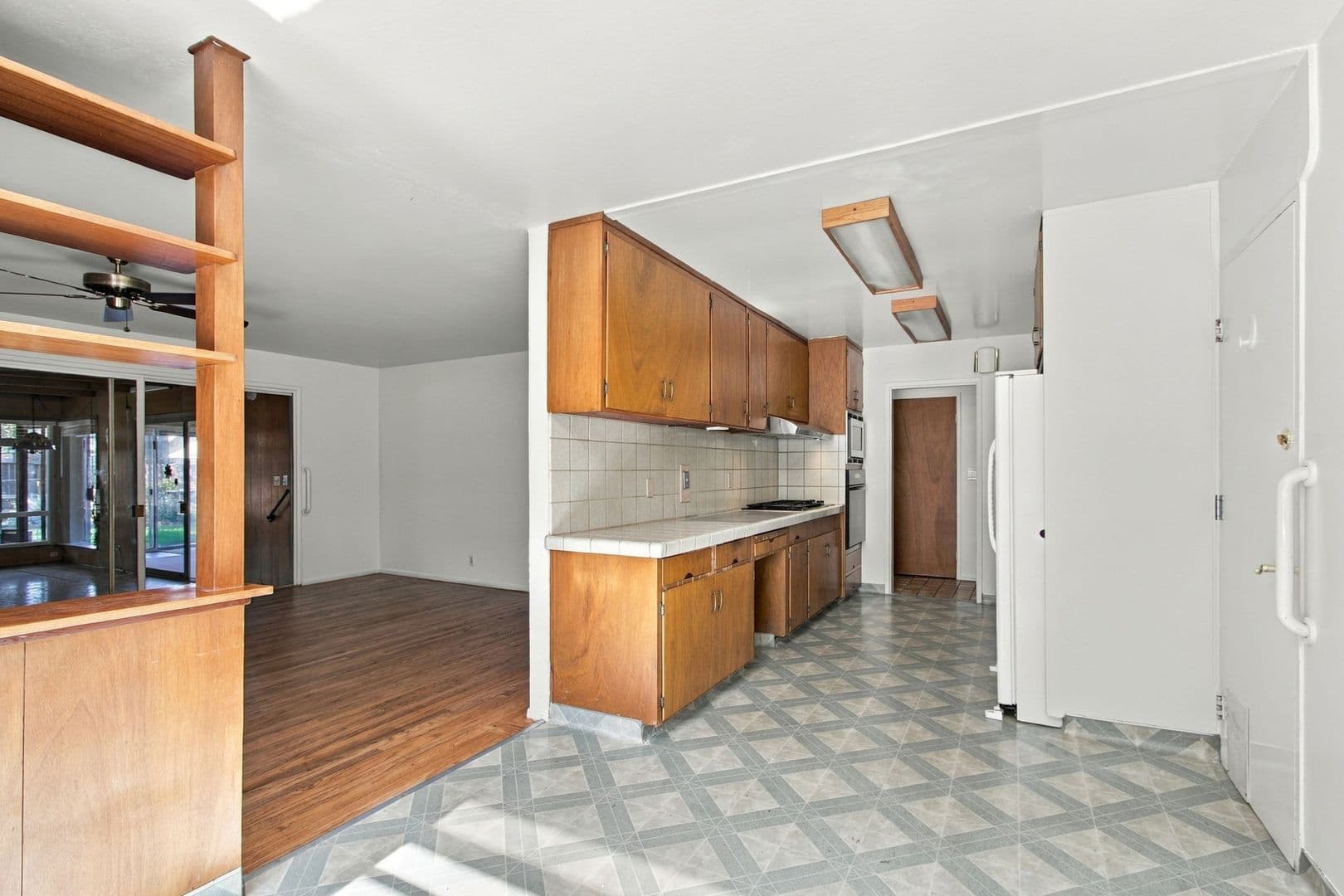 Santa Clara House: 160 Kit Carson Ct