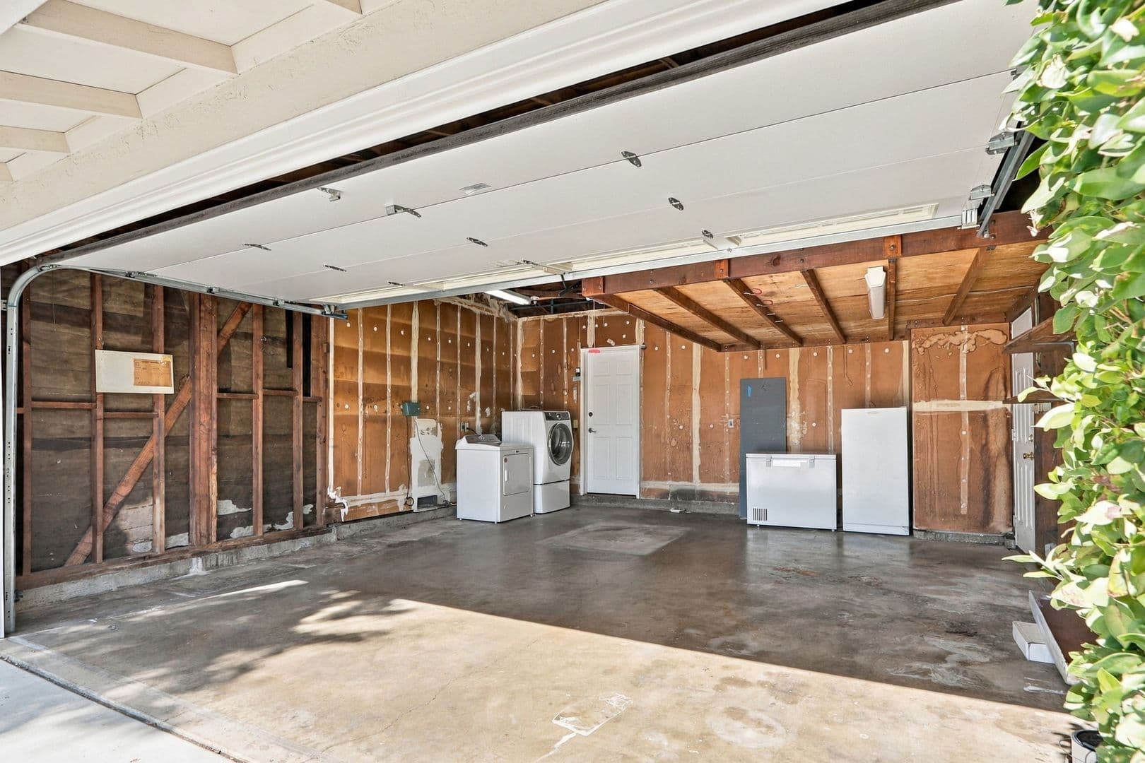 Sunnyvale House: 931 Larkspur Ave