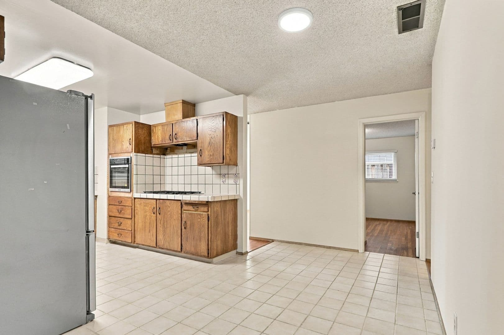 Sunnyvale House: 931 Larkspur Ave