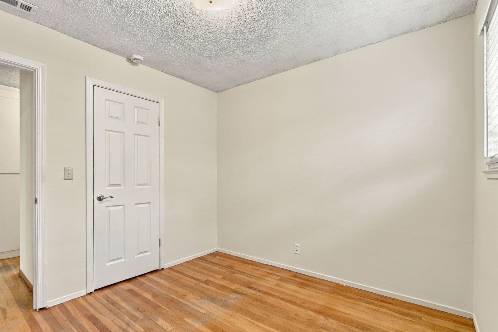 Sunnyvale House: 931 Larkspur Ave