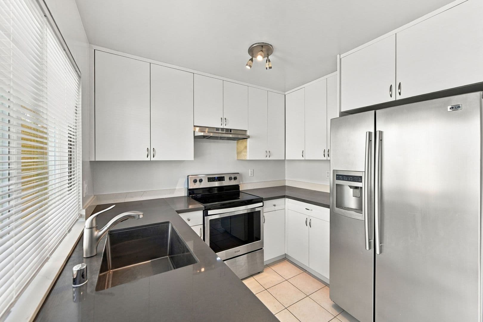 Cuptertino Townhome: 11012 Sweet Oak St.