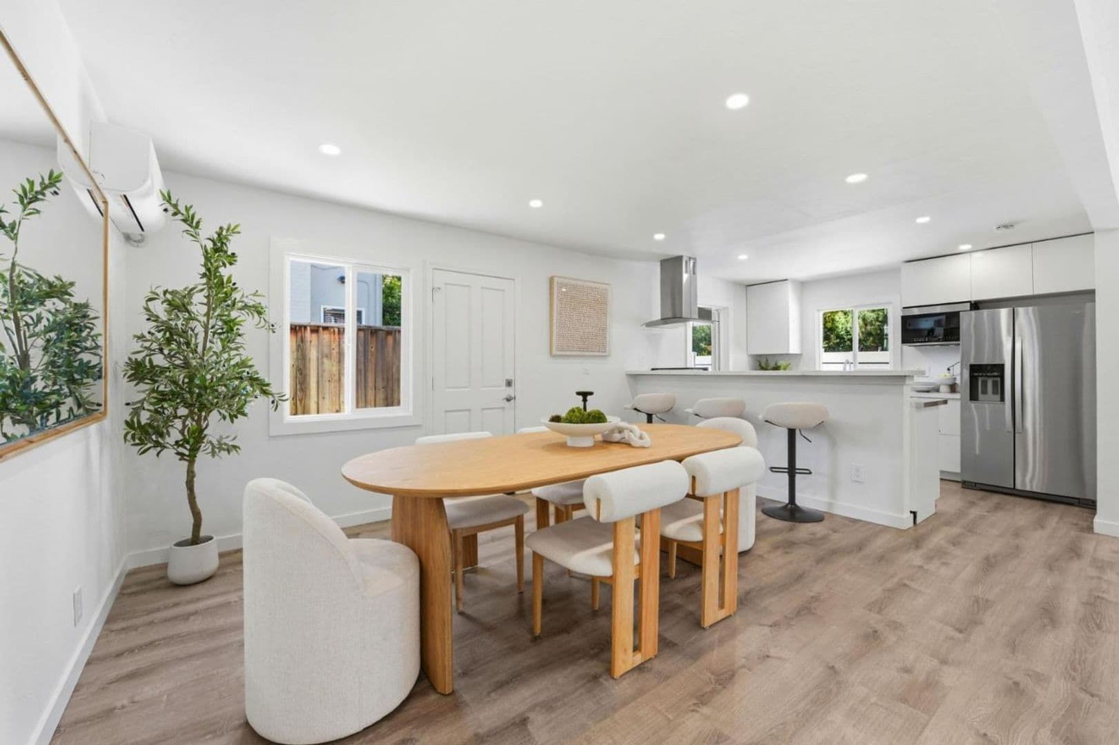 Palo Alto House: 150 Middlefield Rd.,