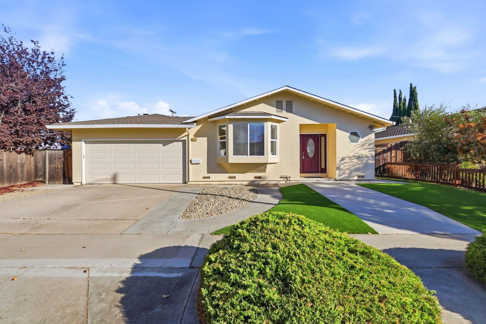 Sunnyvale House: 927 Iris Ave.