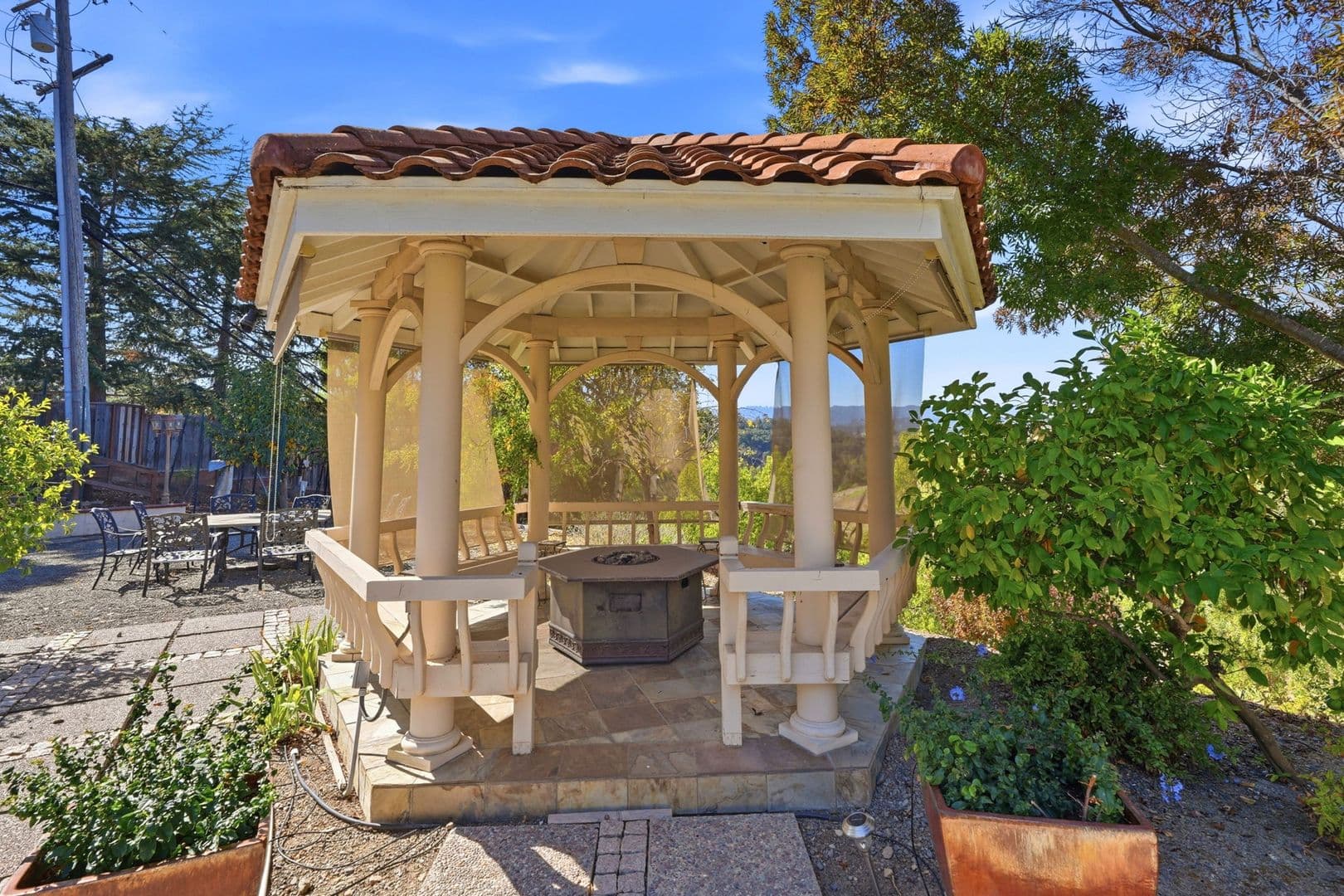 Los Altos Hills House: 14289 Saddle Mountain Dr