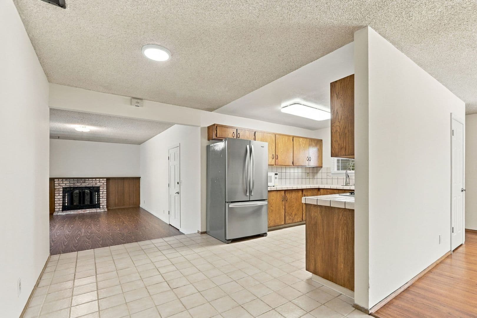 Sunnyvale House: 931 Larkspur Ave