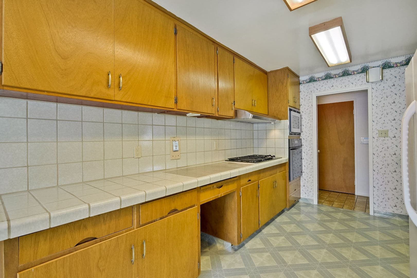 Santa Clara House: 160 Kit Carson Ct