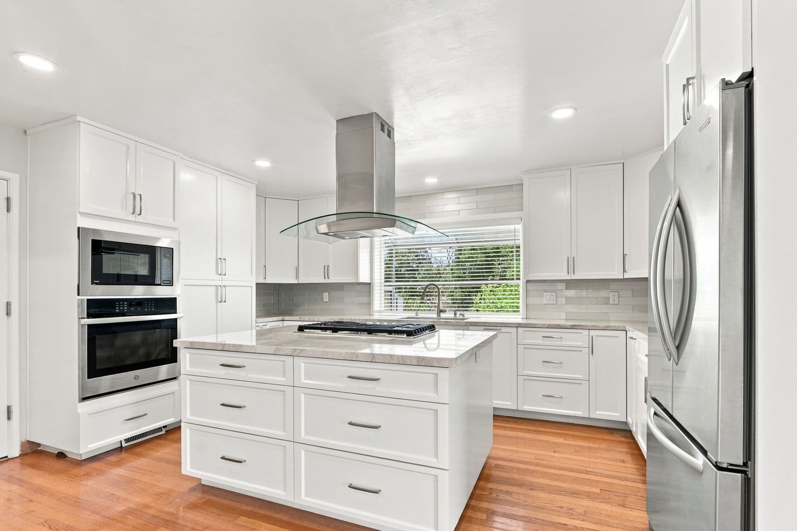 San Jose House: 19563 Almaden Rd