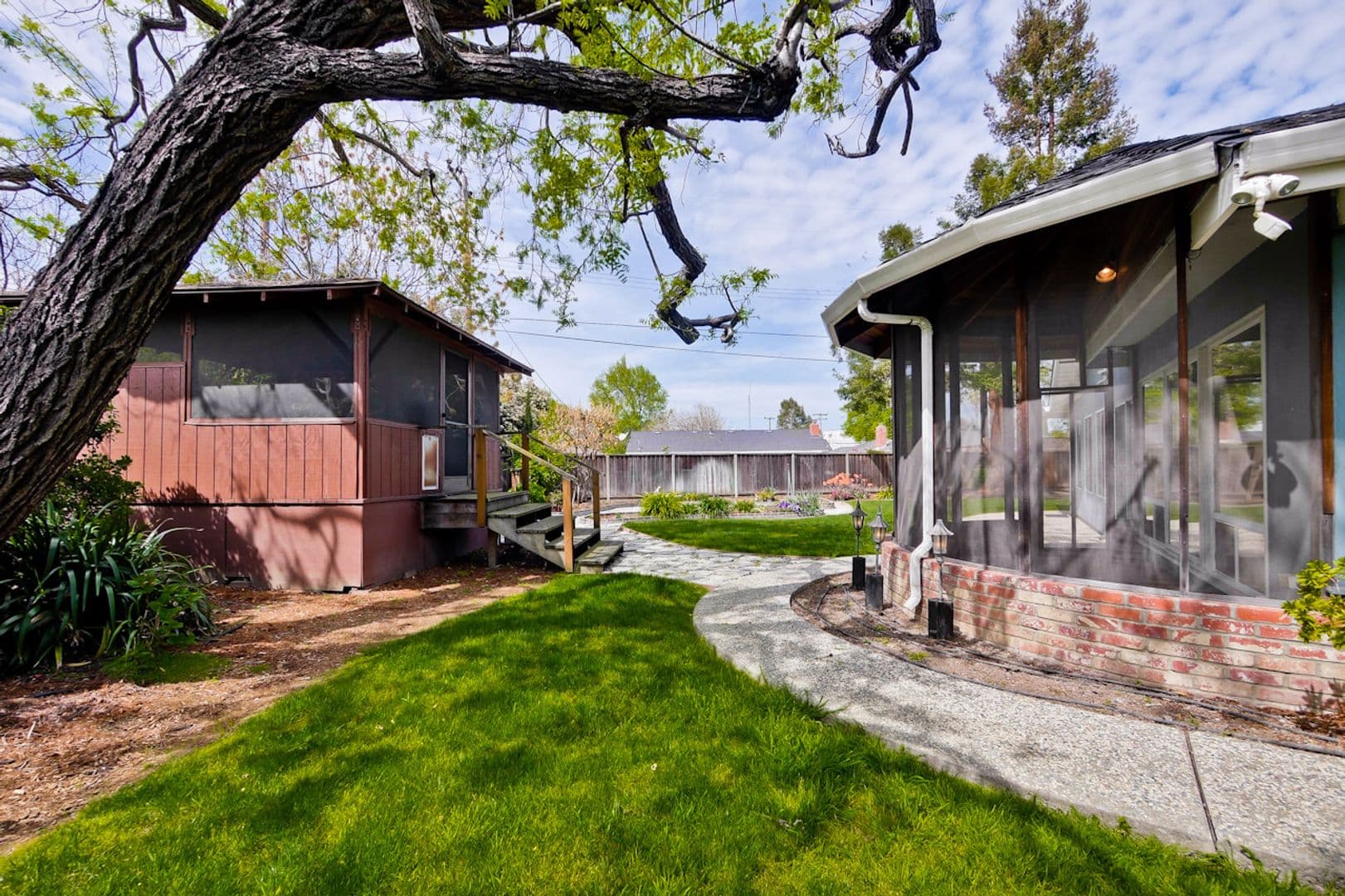 Santa Clara House: 160 Kit Carson Ct