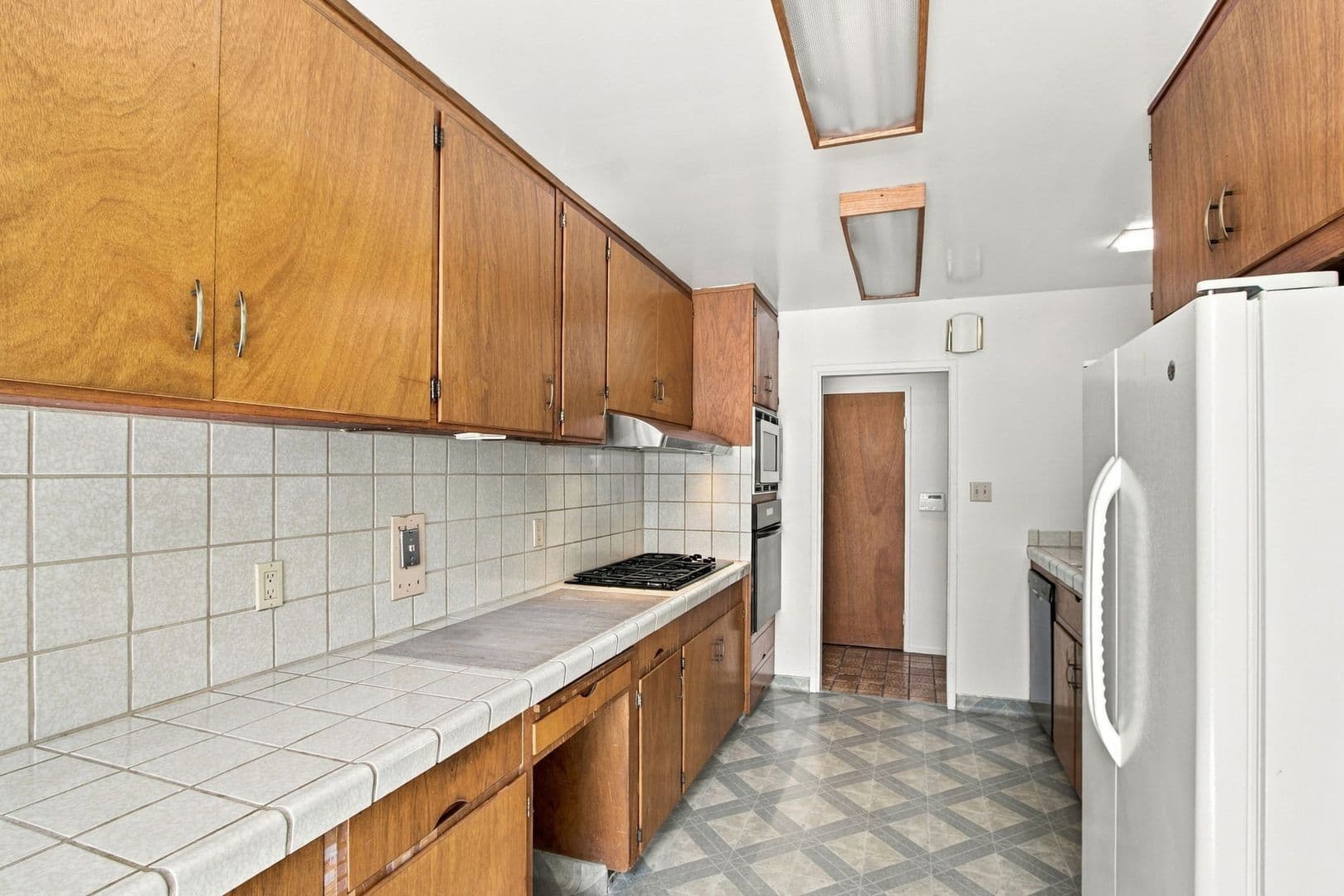 Santa Clara House: 160 Kit Carson Ct