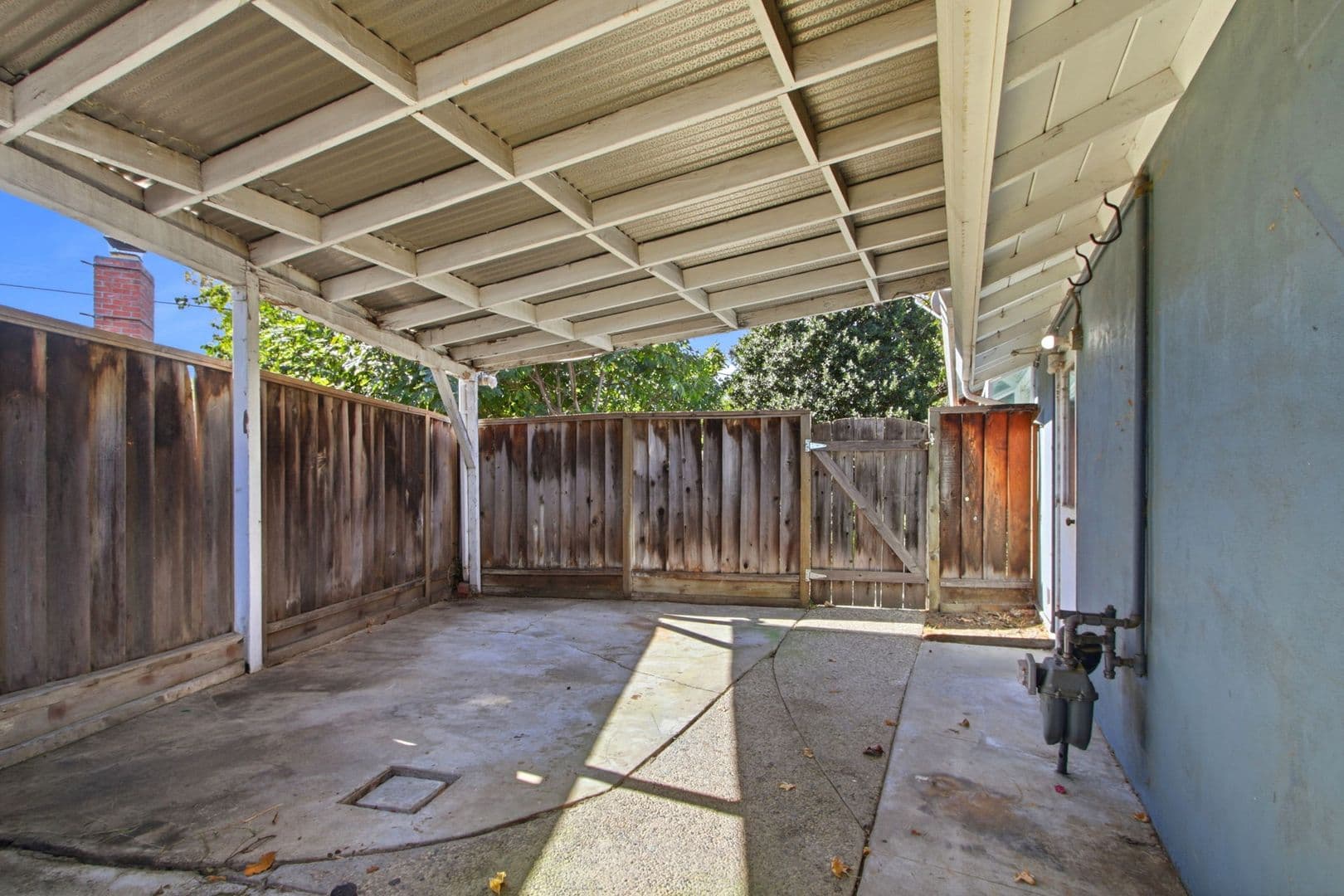 Santa Clara House: 160 Kit Carson Ct