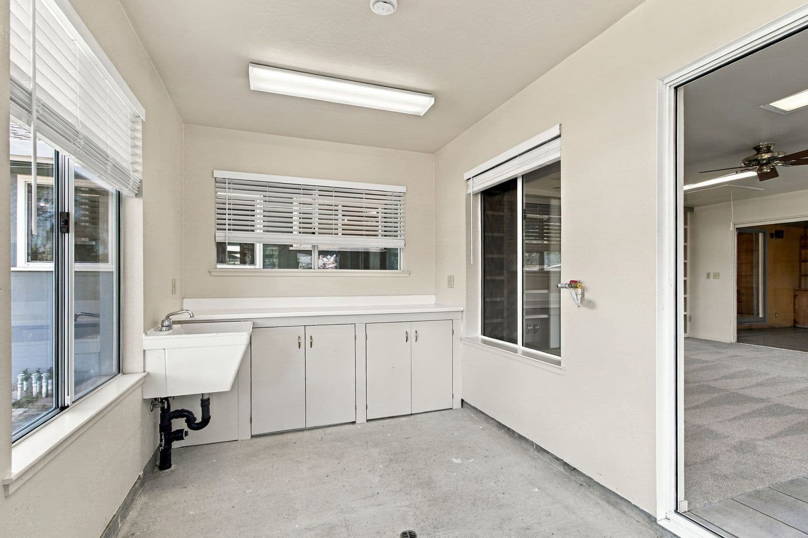 Santa Clara House: 160 Kit Carson Ct
