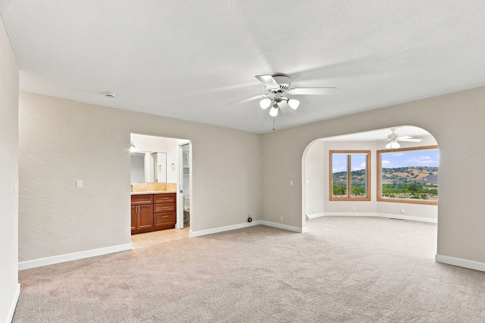San Jose House: 19563 Almaden Rd