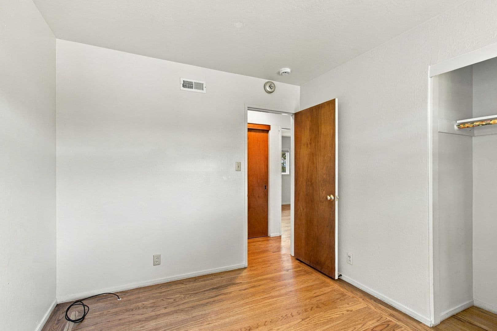 Santa Clara House: 160 Kit Carson Ct