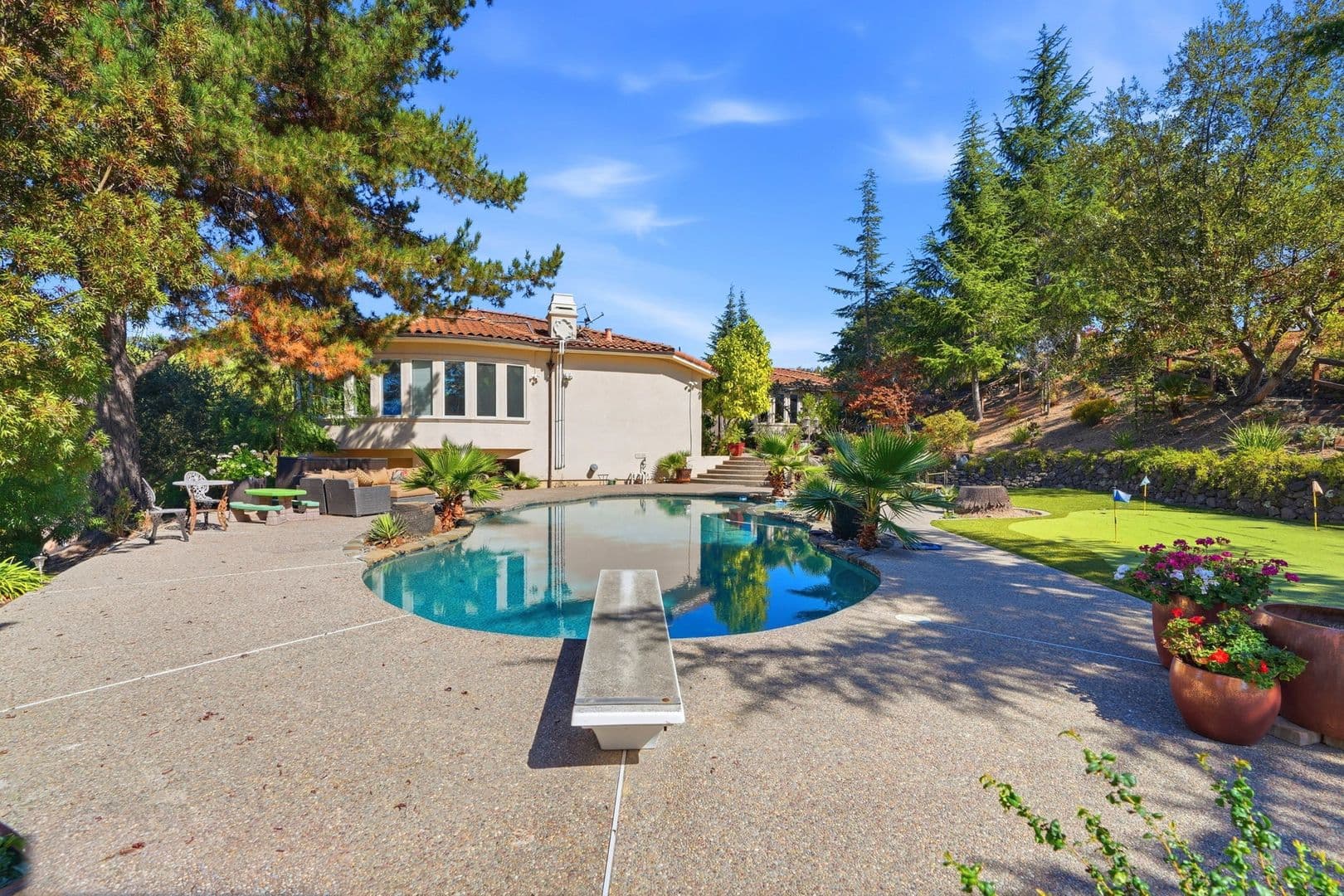 Los Altos Hills House: 14289 Saddle Mountain Dr
