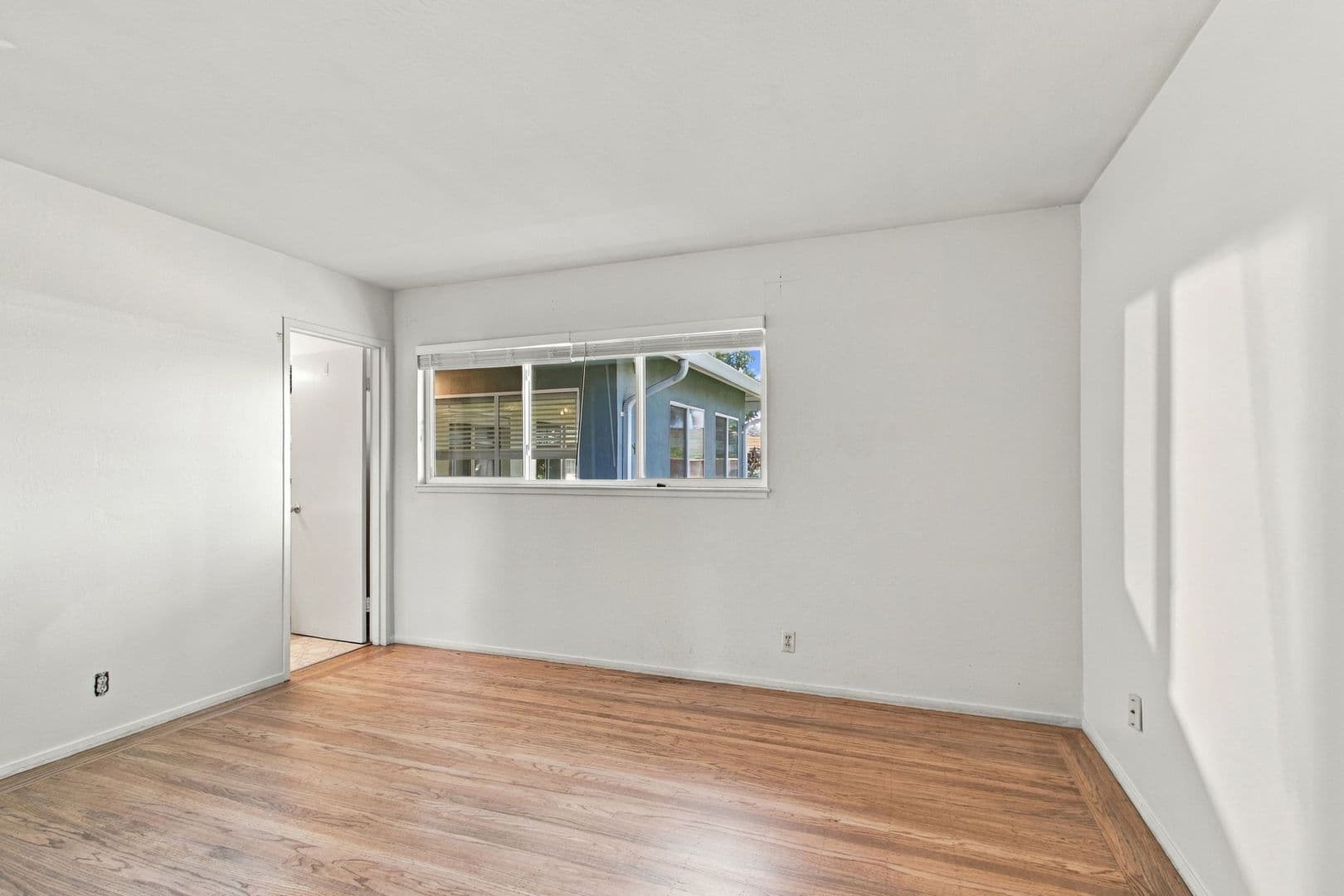 Santa Clara House: 160 Kit Carson Ct