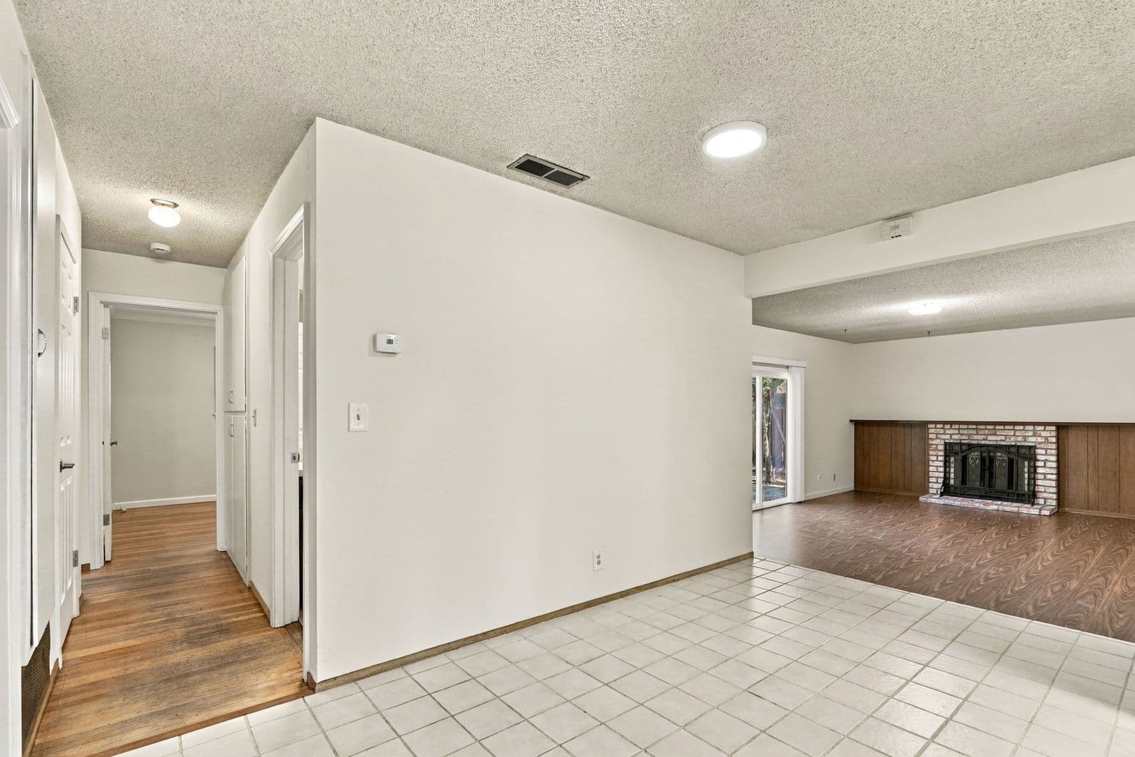 Sunnyvale House: 931 Larkspur Ave