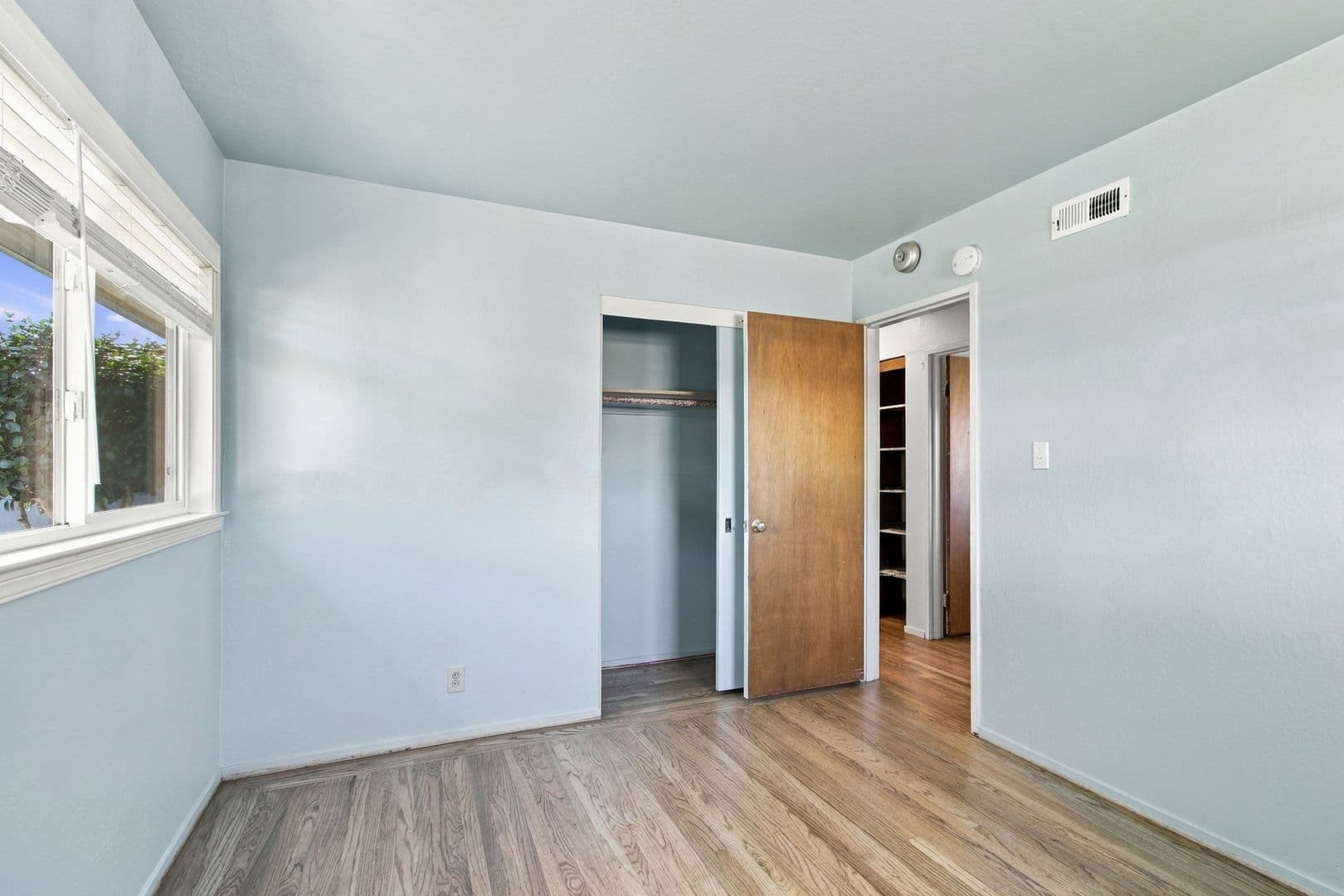 Santa Clara House: 160 Kit Carson Ct