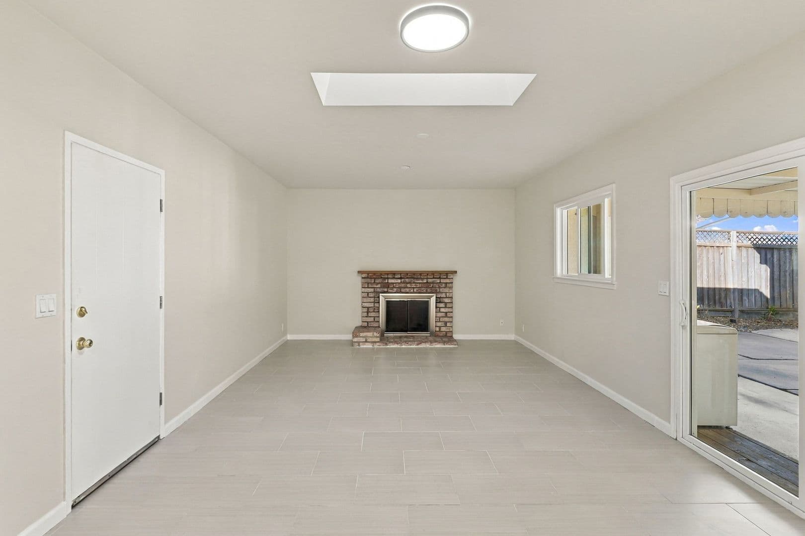 Sunnyvale House: 927 Iris Ave.