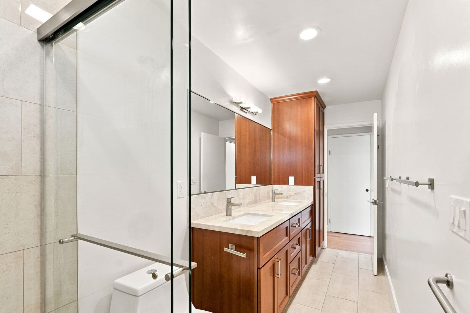 San Jose House: 19563 Almaden Rd