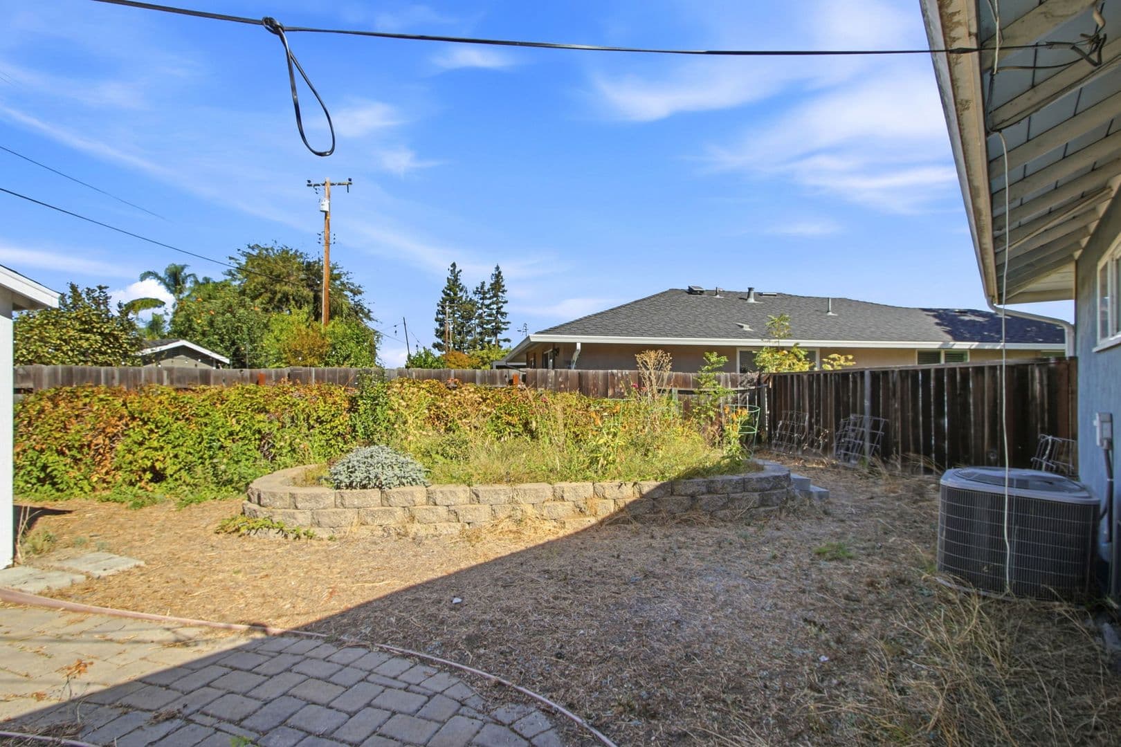 Santa Clara House: 160 Kit Carson Ct