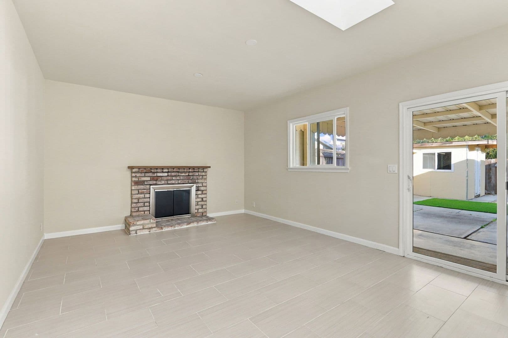 Sunnyvale House: 927 Iris Ave.